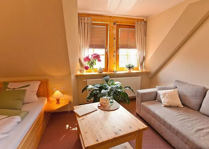 Naturhotel Etzdorfer Hof Hotel Schoenburg